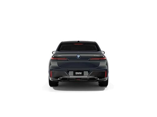 2026 BMW 750e i xDrive