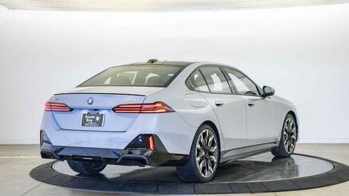 Brooklyn Grey Metallic 2026 BMW 550e xDrive