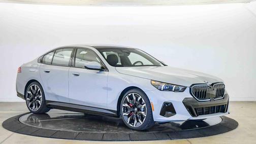 Brooklyn Grey Metallic 2026 BMW 550e xDrive