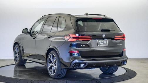 Black Sapphire Metallic 2026 BMW X5 PHEV xDrive50e