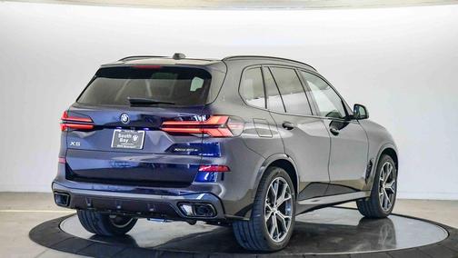 Tanzanite Blue II Metallic 2026 BMW X5 PHEV xDrive50e