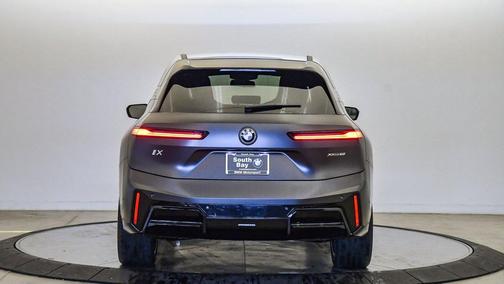 2026 BMW iX xDrive60