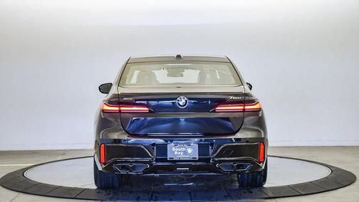 2026 BMW 760 xDrive