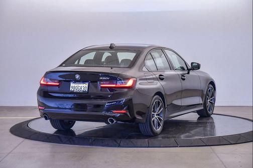 2022 BMW 330 330i