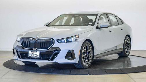 Brooklyn Grey Metallic 2026 BMW 530 530i