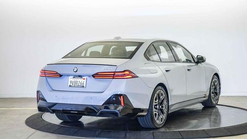 Brooklyn Grey Metallic 2026 BMW 530 530i