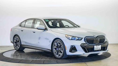 Brooklyn Grey Metallic 2026 BMW 530 530i