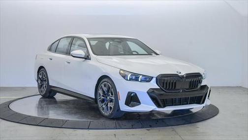 2025 BMW 530 i