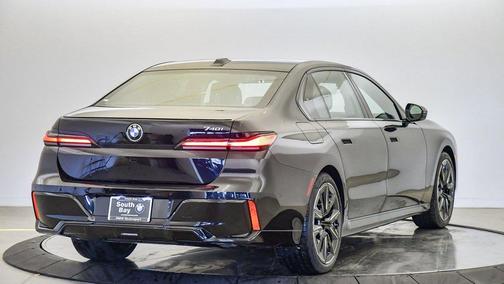 2026 BMW 740 i