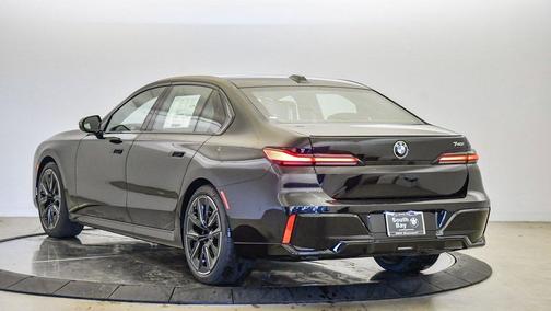 2026 BMW 740 i