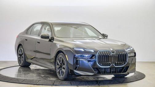 2026 BMW 740 i