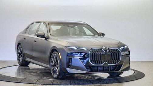 2026 BMW 740 i