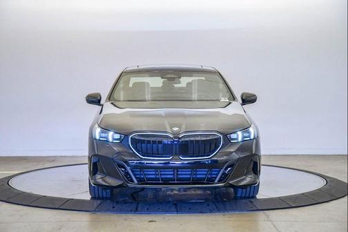 Black Sapphire Metallic 2026 BMW 530 530i