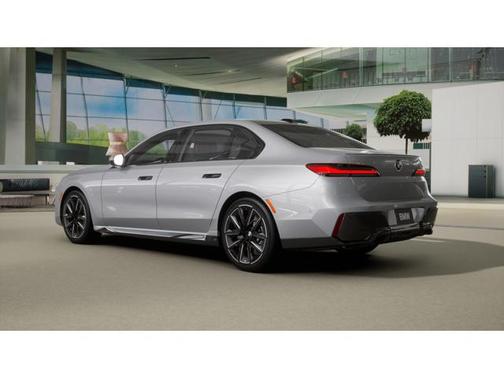 Brooklyn Grey Metallic 2026 BMW 740 740i