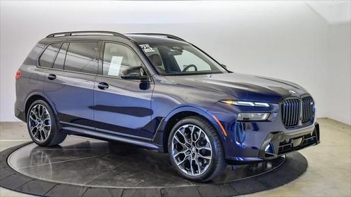 2025 BMW X7 M60i