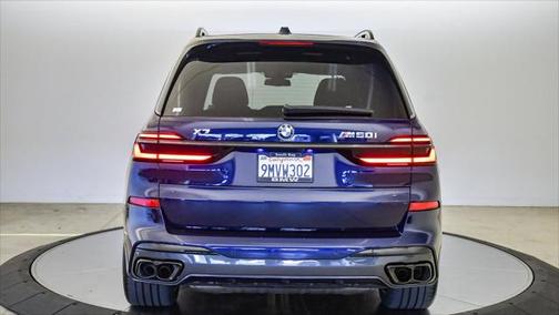 2025 BMW X7 M60i