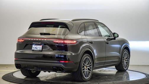 2022 Porsche Cayenne S