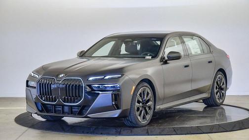 2026 BMW 740 i
