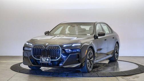 2026 BMW 740 740i