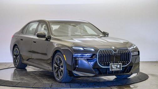 2026 BMW 740 740i