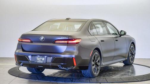 2026 BMW 740 i