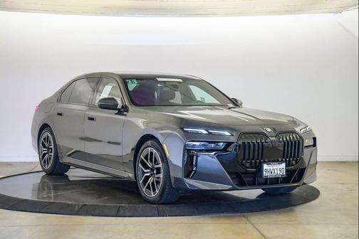 Dravit Grey Metallic 2023 BMW 760 i xDrive