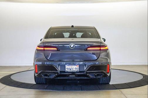Dravit Grey Metallic 2023 BMW 760 i xDrive