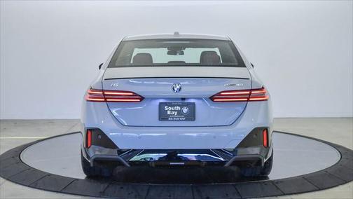 2025 BMW i5 eDrive40