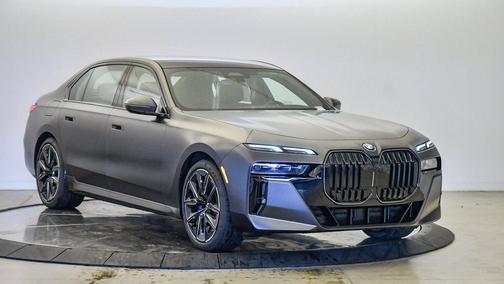2026 BMW 740 i