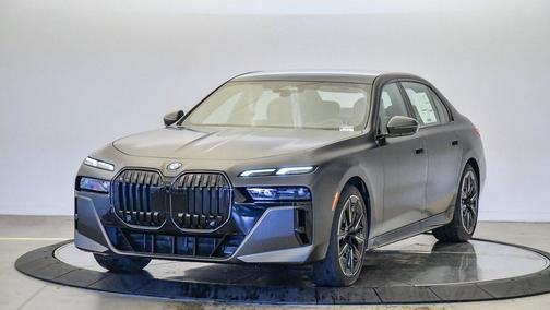 2026 BMW 740 i