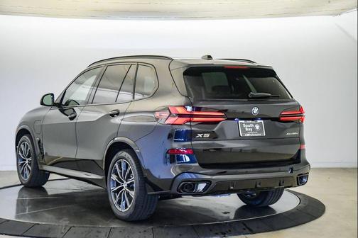 Carbon Black Metallic 2026 BMW X5 PHEV xDrive50e