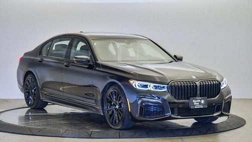 2022 BMW 740 i