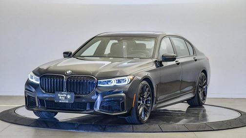 2022 BMW 740 i