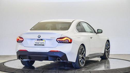 2023 BMW 230 i