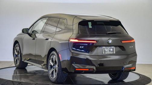 2026 BMW iX xDrive45