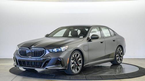 Frozen Deep Grey 2027 BMW 550e 550e xDrive