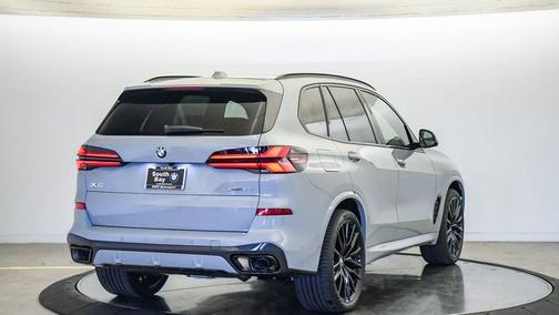 Brooklyn Grey Metallic 2026 BMW X5 xDrive40i