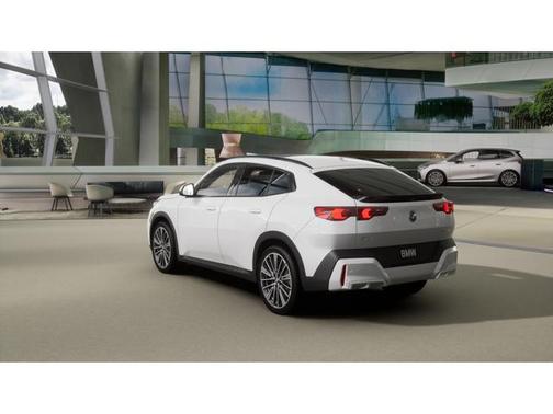 Alpine White 2026 BMW X2 xDrive28i