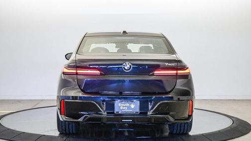 Black Sapphire Metallic 2026 BMW 740 740i