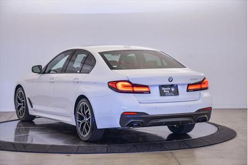 2022 BMW 530 i