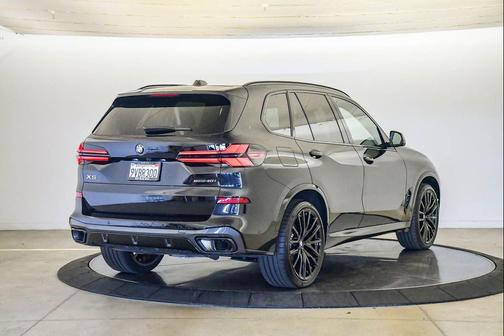 Black Sapphire Metallic 2026 BMW X5 sDrive40i