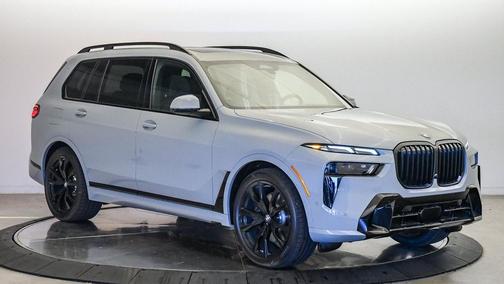 Brooklyn Grey Metallic 2027 BMW X7 xDrive40i