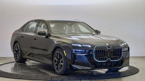 2026 BMW 740 i
