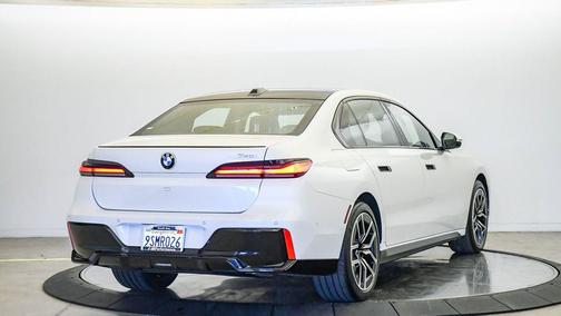 Mineral White Metallic 2025 BMW 740 740i