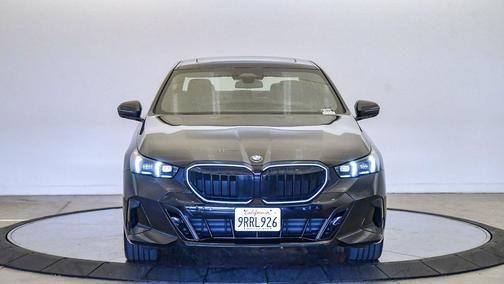 2025 BMW 530 530i