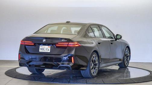 2025 BMW 530 530i