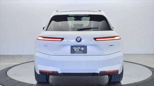 2026 BMW iX xDrive45