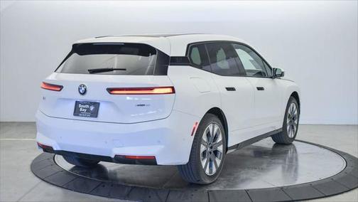 2026 BMW iX xDrive45