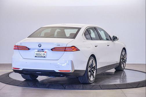 2025 BMW i5 xDrive40