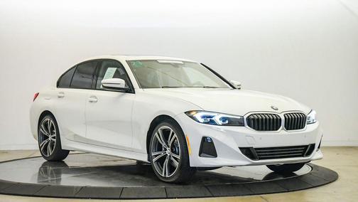Alpine White 2023 BMW 330 330i